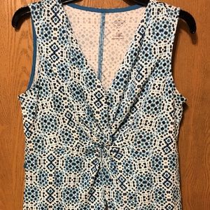 3/$15~ St. John's Bay V-Neck Casual Tank Top (M)